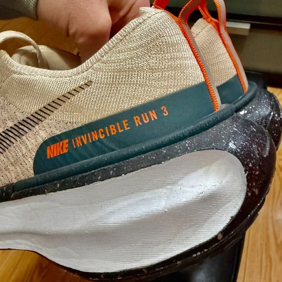 Nike Men's Invincible Run 3 - Tan and Orange